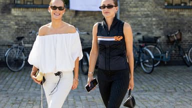 Zwei stylische Frauen