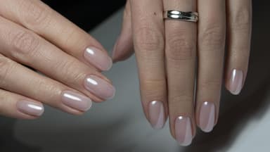 Frauen Hände lange Fingernägel