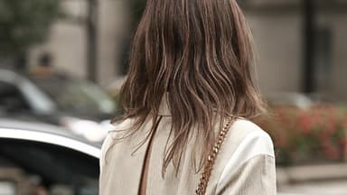 Fau mit dünnen Haaren