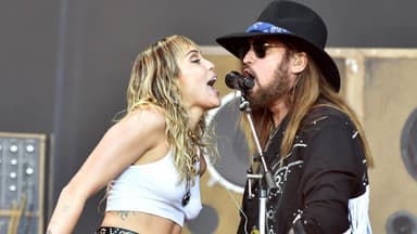 Miley Cyrus singt mit Papa Billy Ray