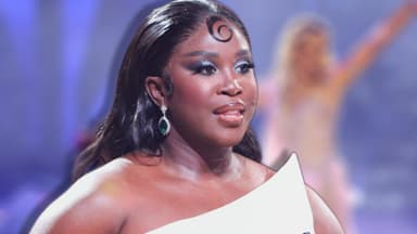 Motsi Mabuse sieht angespannt aus, im Hintergrund ein verschwommenes Bild von Isabel Edvardsson