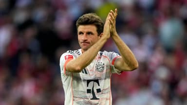Thomas Müller klatscht