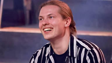 Gabriel Kelly lächelt