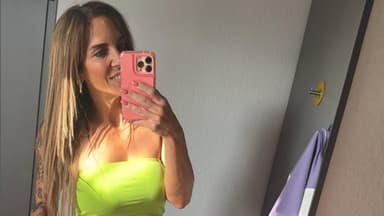 Danni Büchner macht Spiegel-Selfie