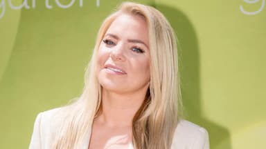 Marina Marx vor grüner Fernsehgarten-Wand