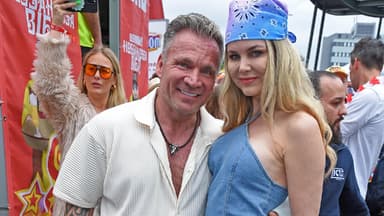 Peter Klein und Yvonne Woelke im Sommer 2024 auf dem Schlagermove in Hamburg
