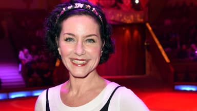 Marisa Burger strahlt im Zirkus