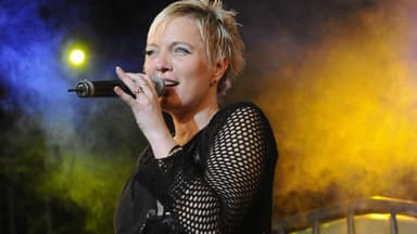Michaela Alrichs-Wedig singt