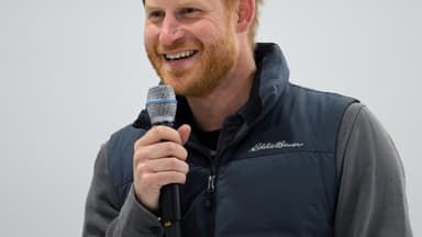 Prinz Harry hält eine Rede
