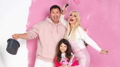Lucas Cordalis, Daniela Katzenberger und Tochter Sophia mit linker Wandfarbe