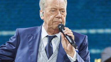Roland Kaiser guckt genervt