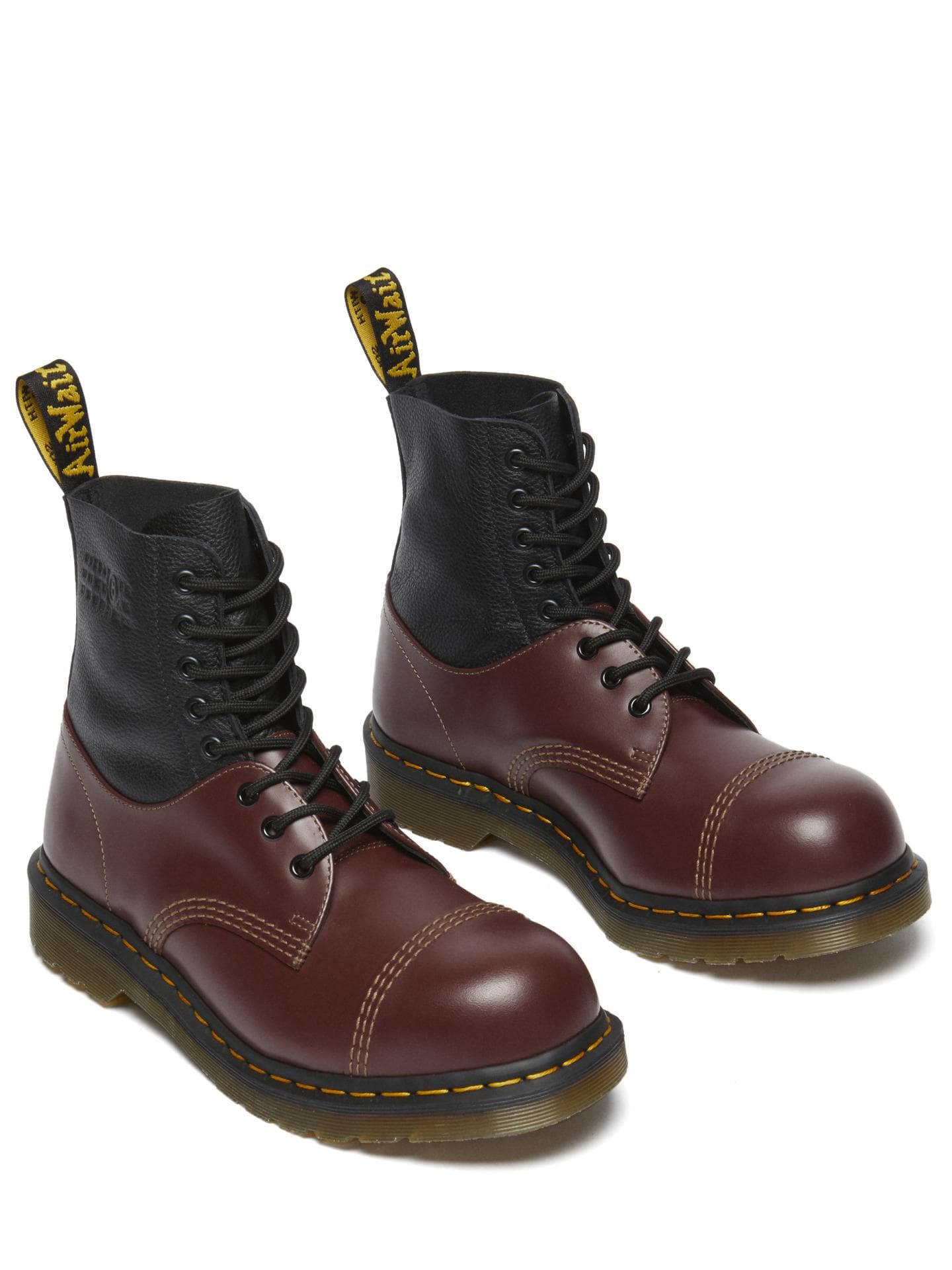 Das ist der schönste Stiefel-Trend von Dr. Martens für den Herbst 2024 Dr. Martens und MM6 Maison Margiela