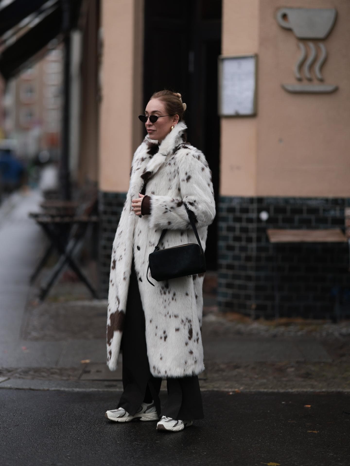 Fashion-Profis machen Fake Fur Mäntel jetzt zu dem Mode-Trend im Winter Fake Fur Mantel