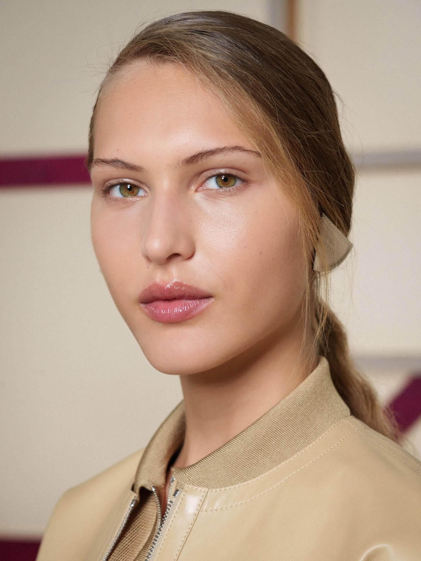 Beauty-Trends 2024 Dünne Augenbrauen