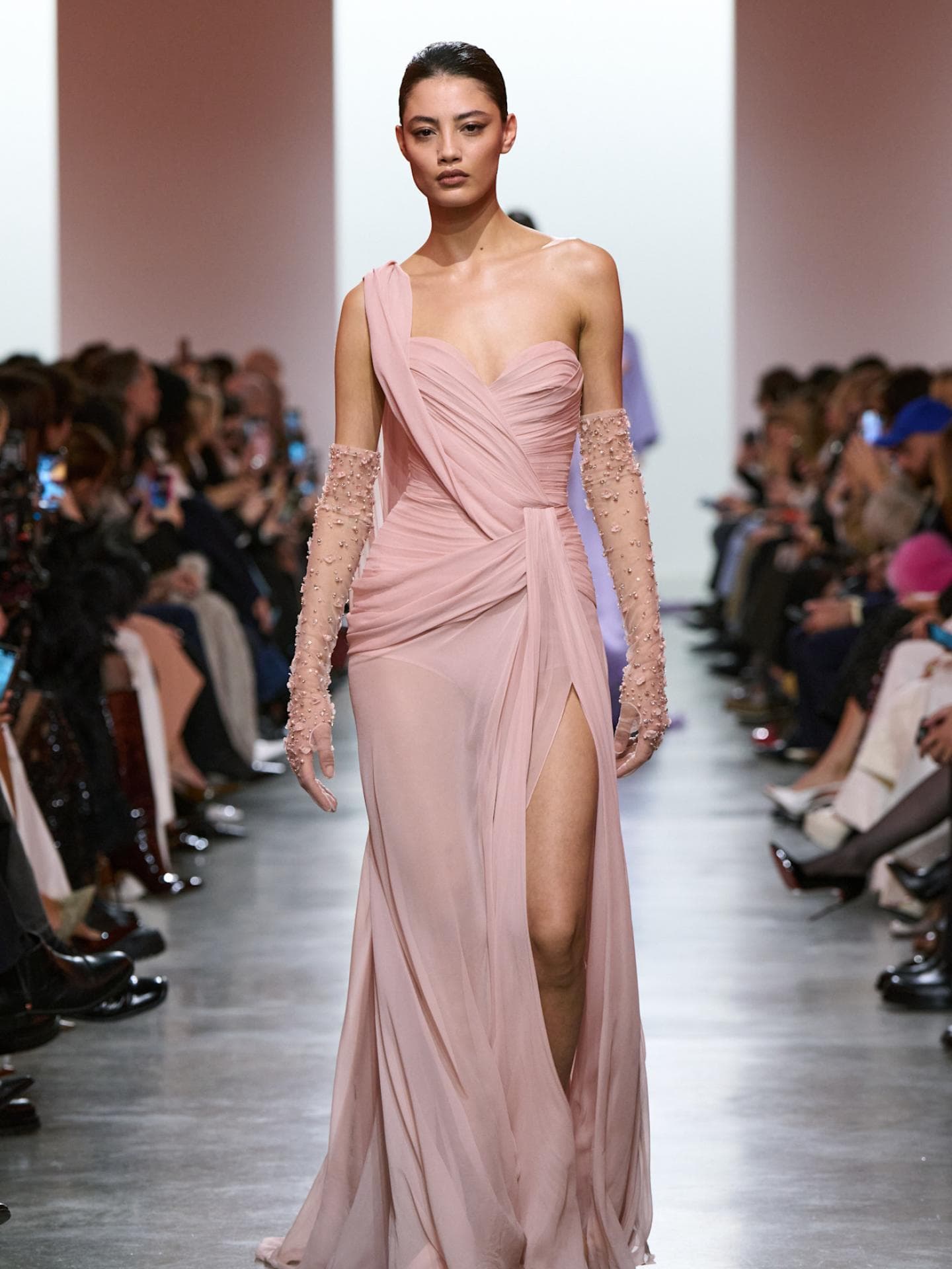 5 Mode-Trends der Haute Couture Week, die uns für den Alltag inspirieren