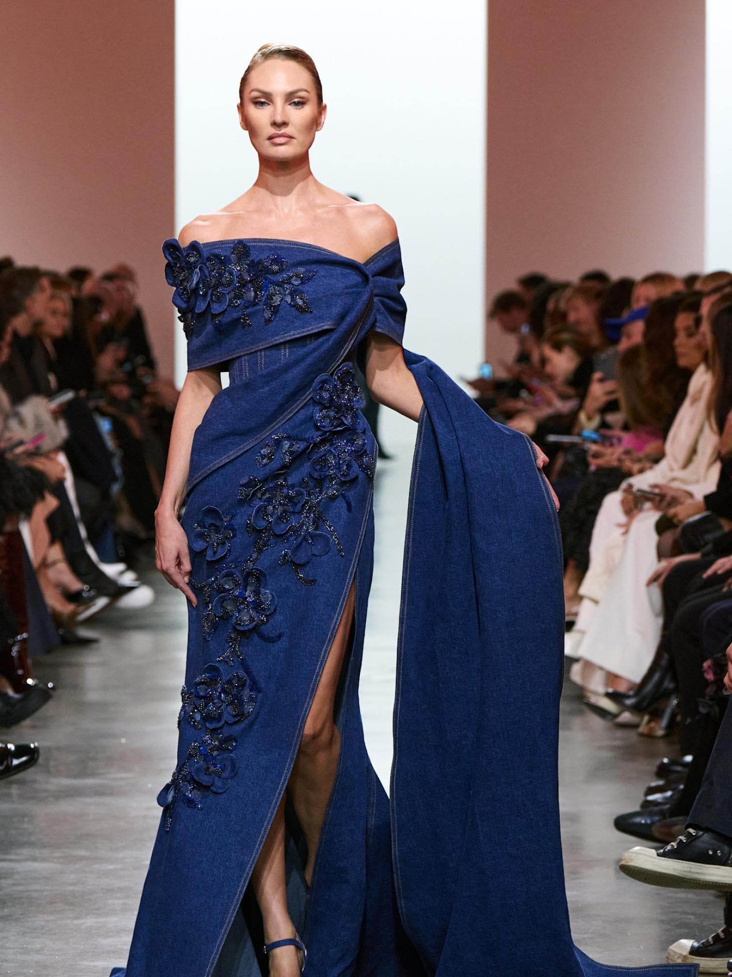 5 Mode-Trends der Haute Couture Week, die uns für den Alltag inspirieren