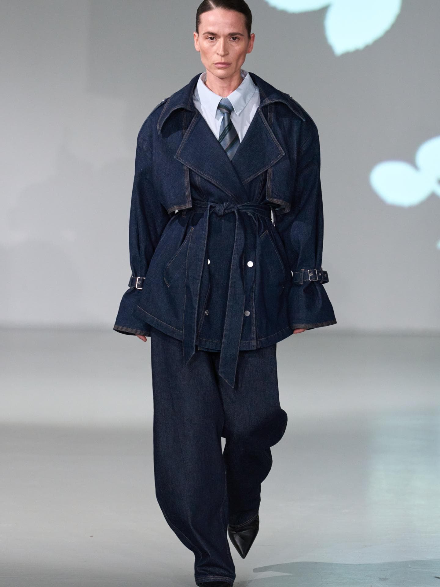 Ich war auf der Copenhagen Fashion Week und alle Skandi-Girls tragen jetzt Double Denim Double Denim Look