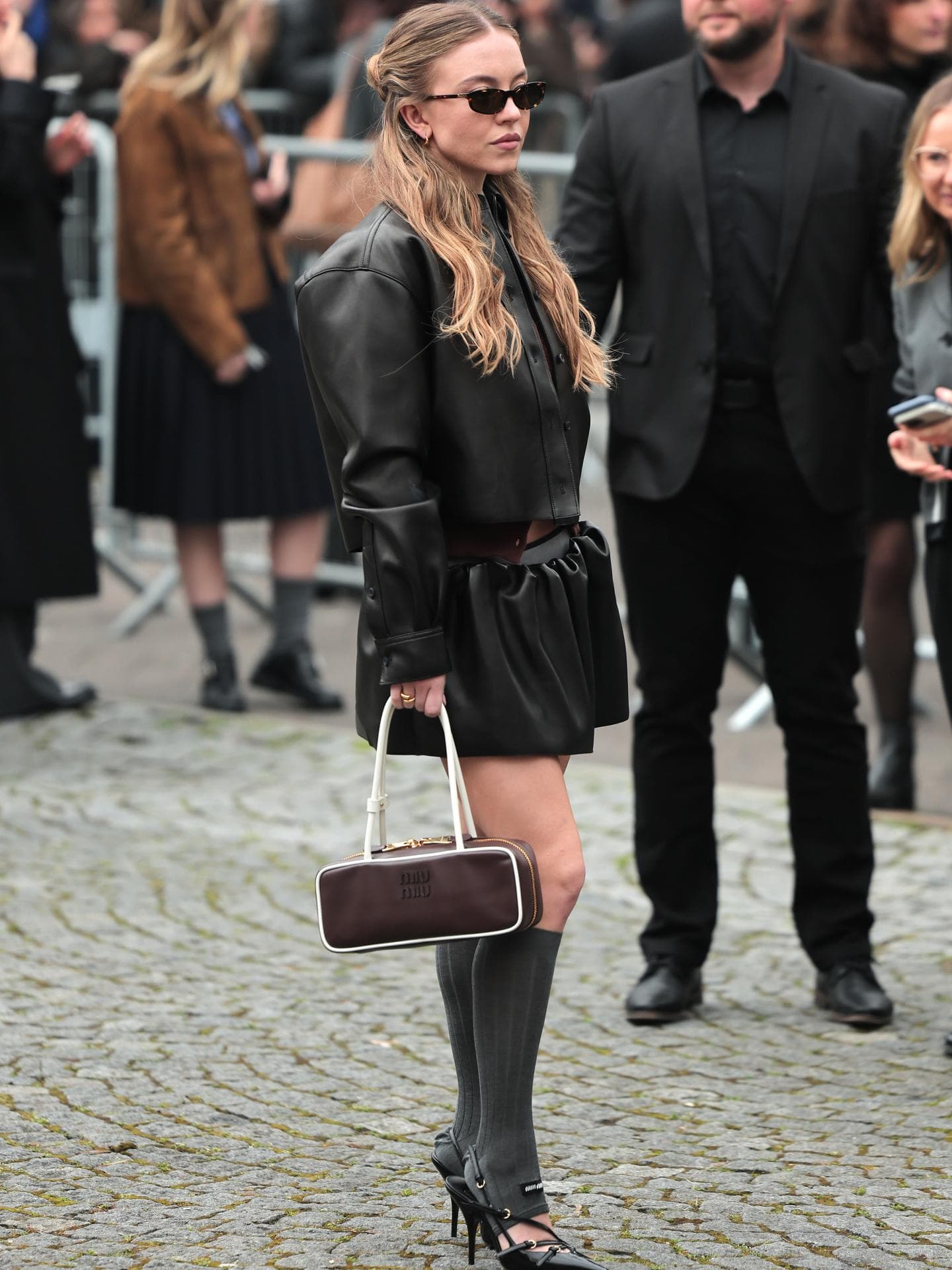 Frühlings-Outfits 2025: Stars lieben jetzt diese Styling-Formel Double Leder Sydney Sweeney