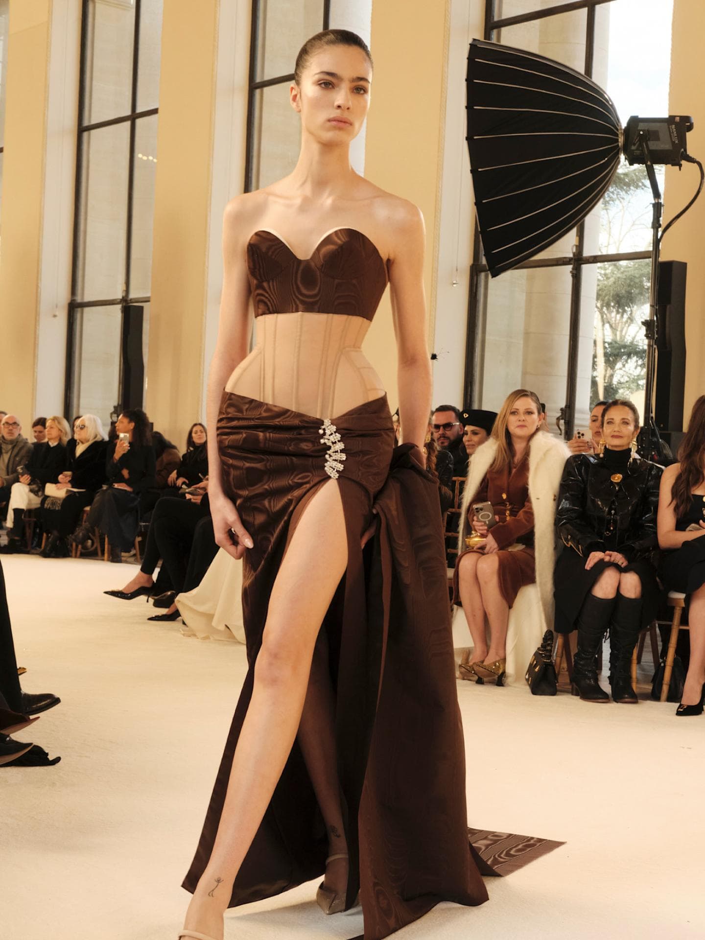 3 Mode-Trends der Haute Couture Week, die uns für den Alltag inspirieren