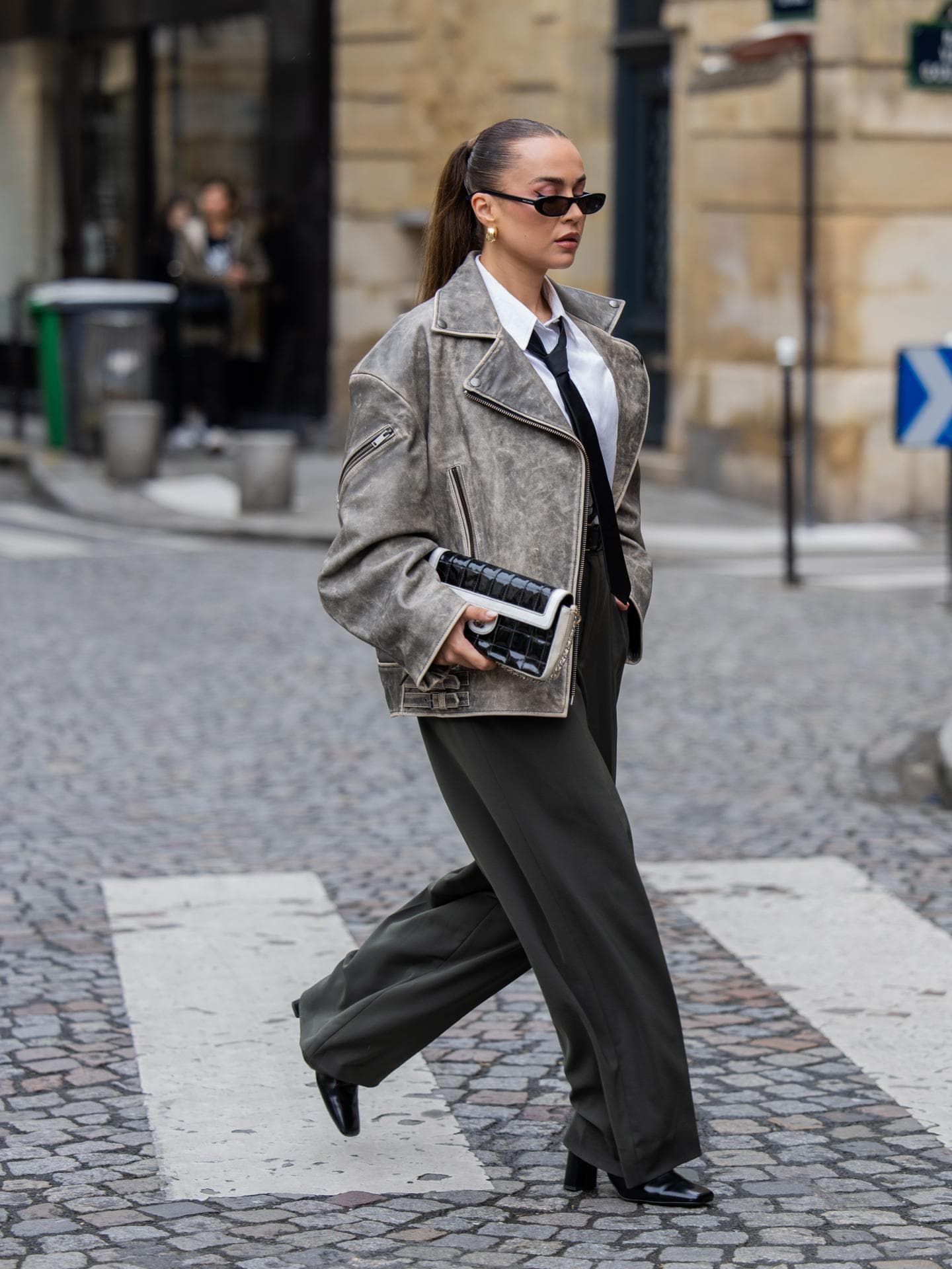 Herbst-Trends 2024: Dieses Accessoire will jetzt jeder - vom Runway inspiriert Anna Wein Look