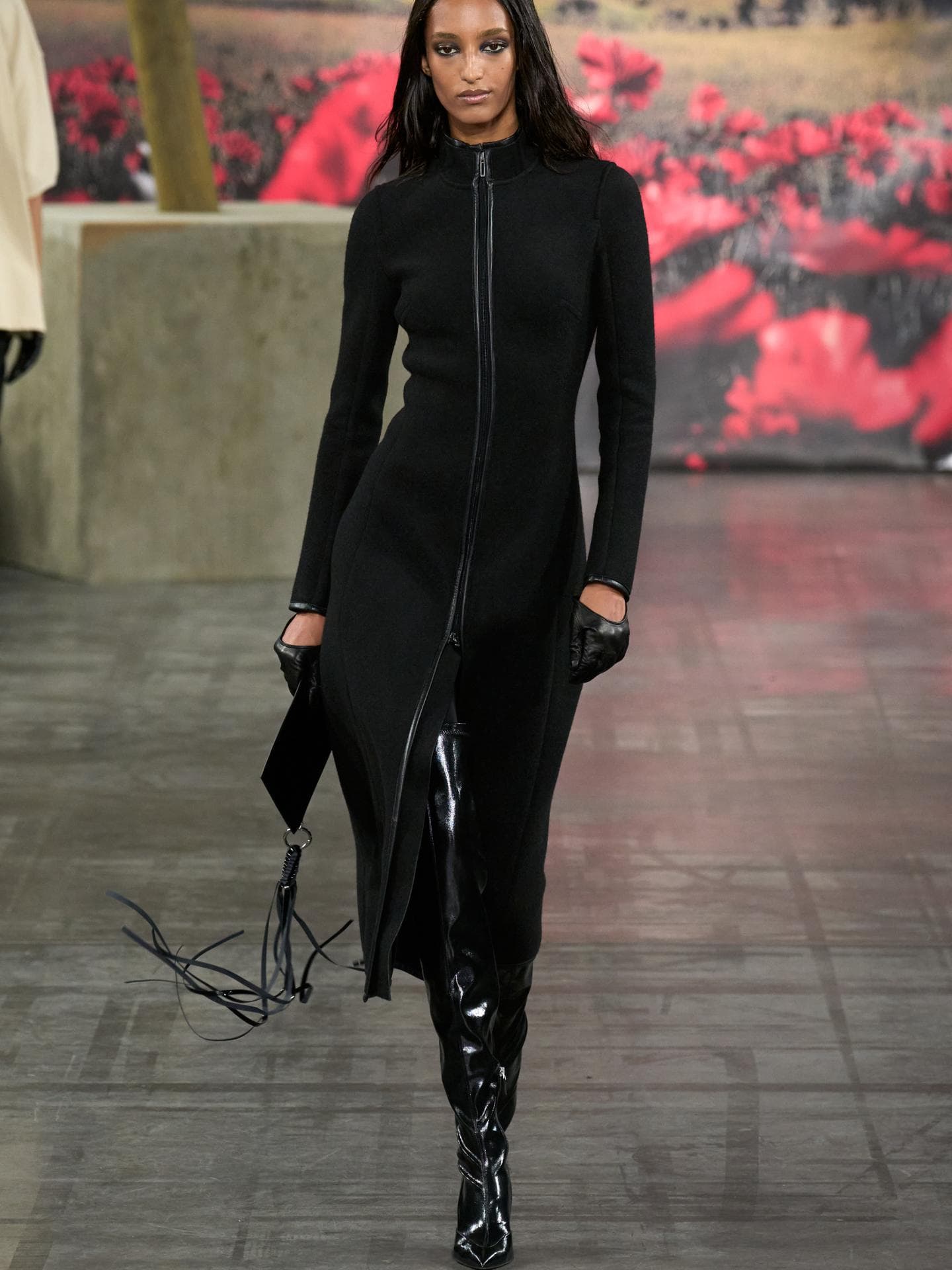 Keilabsätze feiern ihr Comeback – so stylst du den Mode-Trend 2025 Keilabsatz