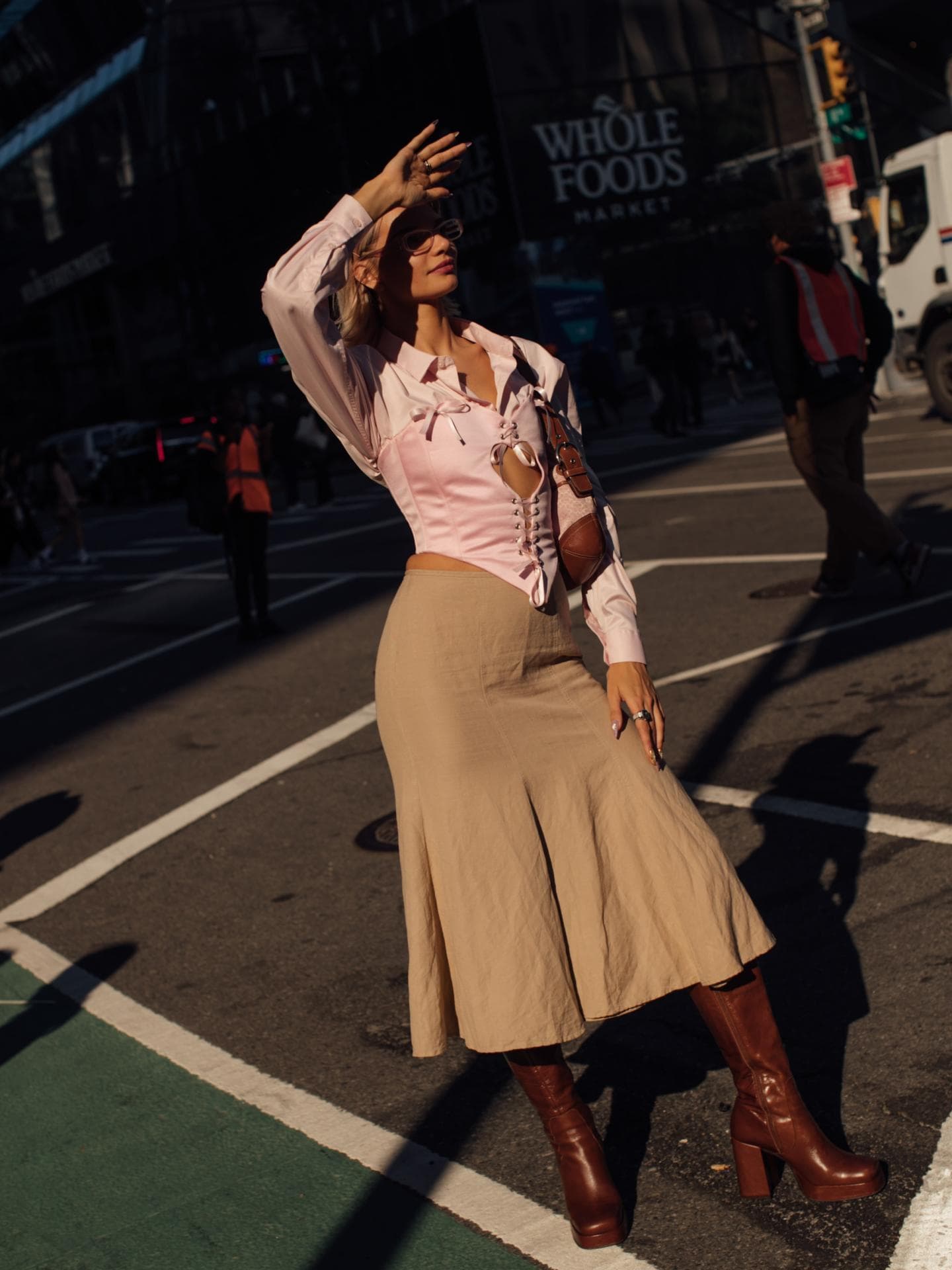 Modetrends 025: Bow Blusen erobern jetzt die Looks stylischer Frauen Blusen mit Schleifen