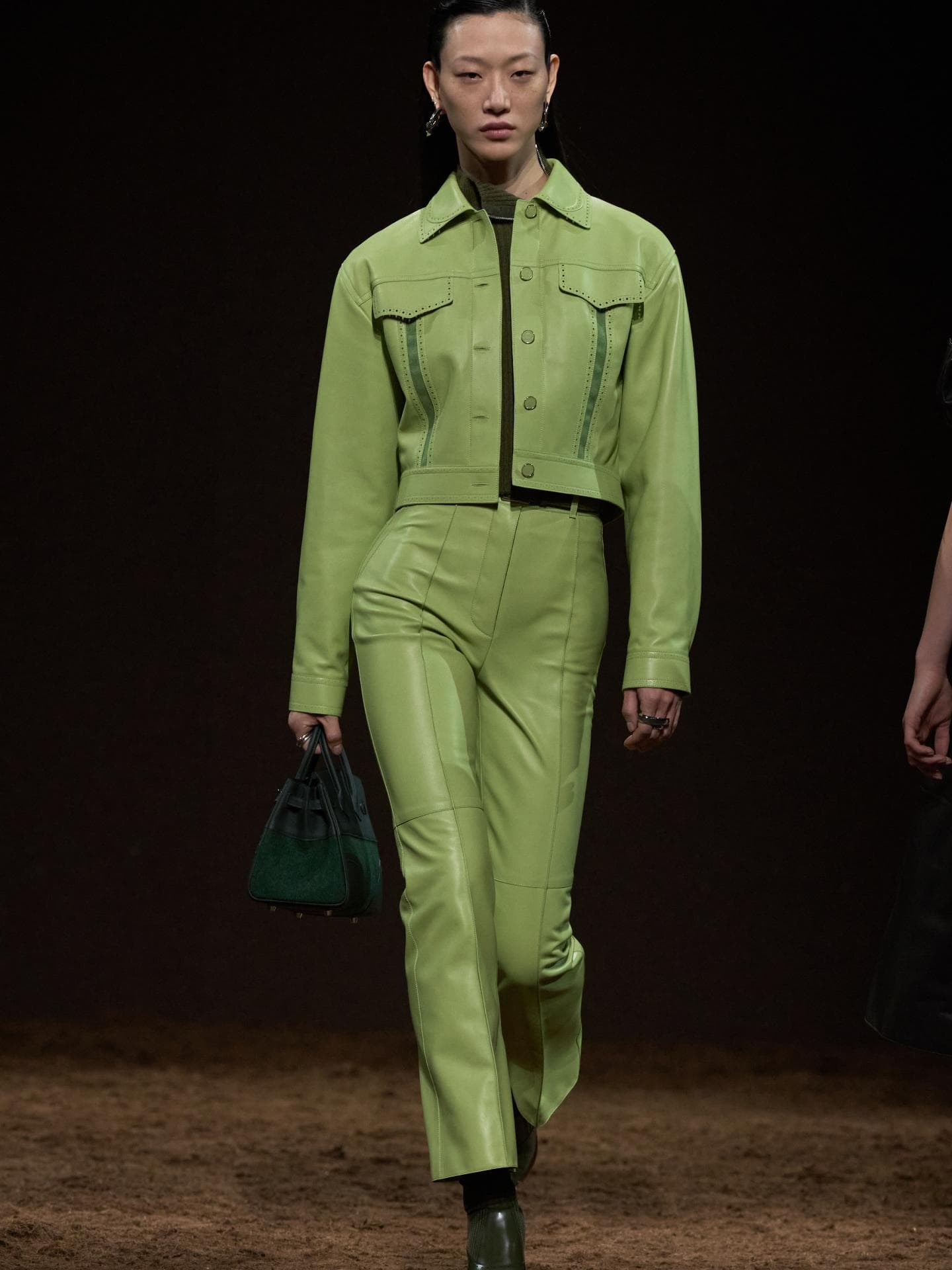 Paris Fashion Week 2025: Deshalb hat uns die neue Hermès Kollektion nicht enttäuscht Hermès Look