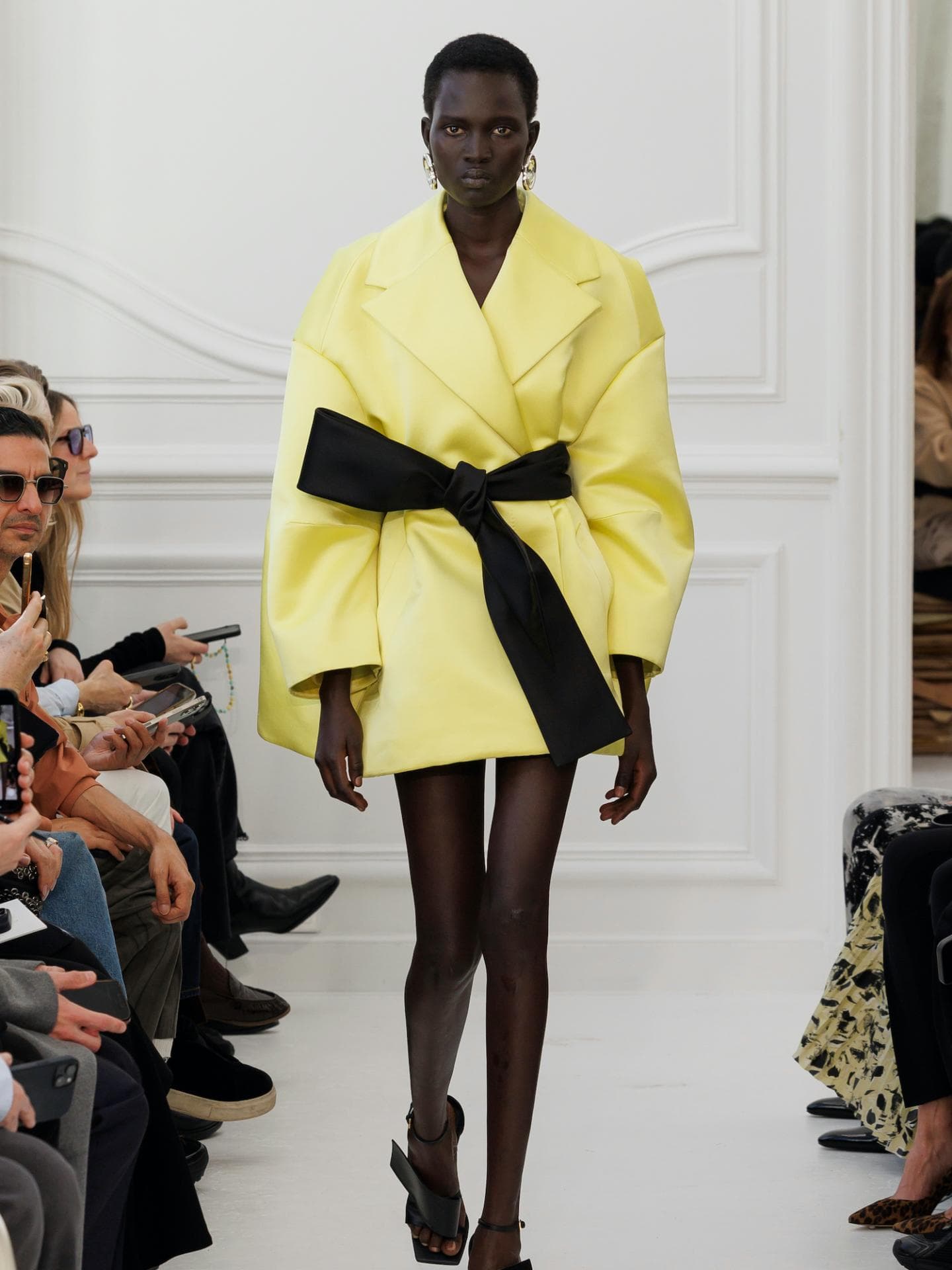 Look aus der Herbst/Winter-Kollektion von Givenchy Look aus der Herbst/Winter-Kollektion von Givenchy