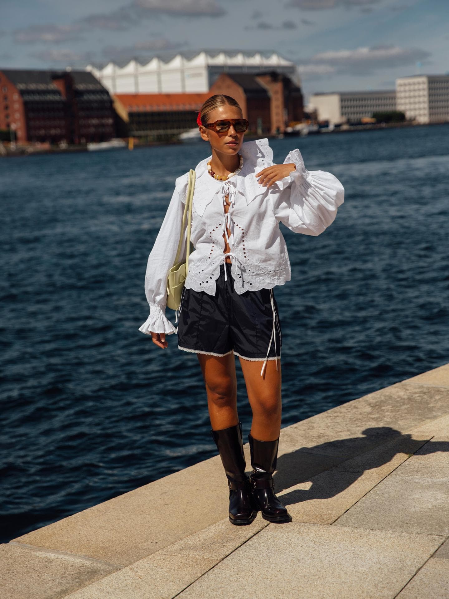 Alle Scandi-Girls lieben diese Bluse von H&M für den Sommer 2025 Scandi-Girl