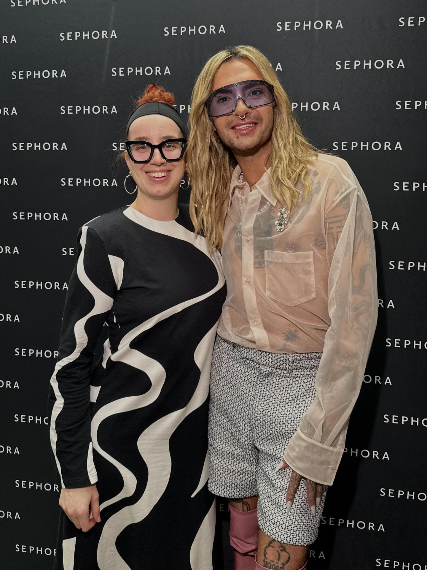 Bill Kaulitz und Jolie-Redakteurin bei Sephora