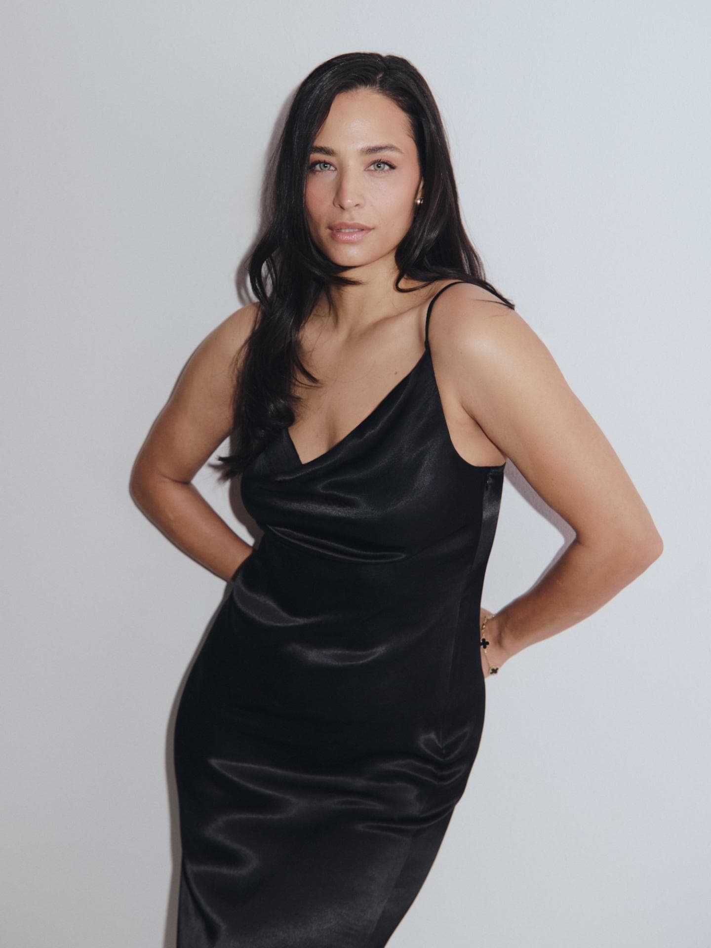 Amira Aly im Slip Dress