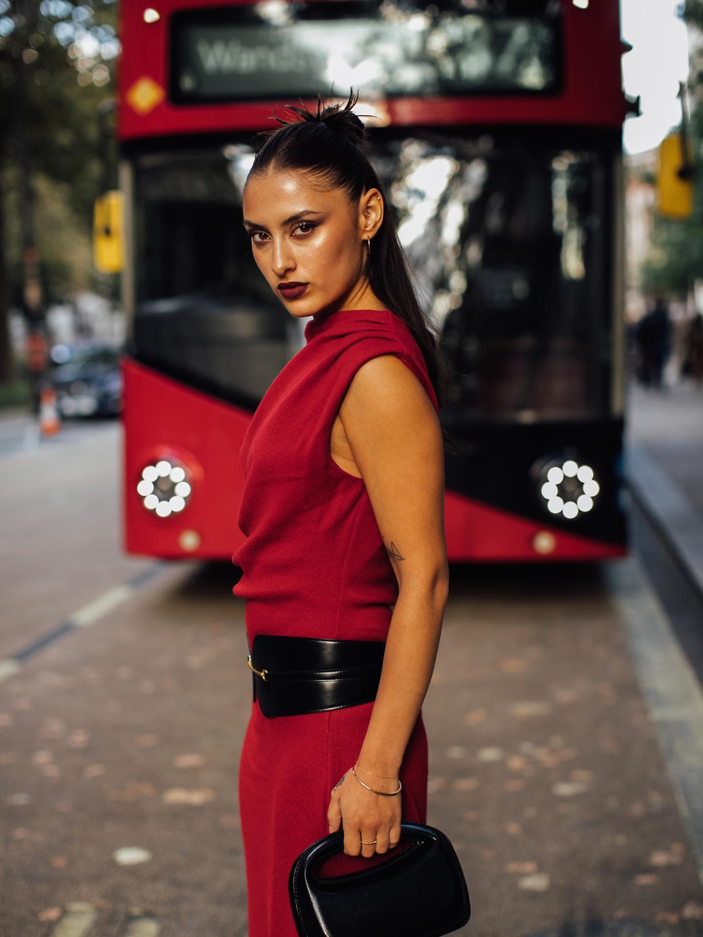 London Fashion Week Frisur Halb offener spiky Bun