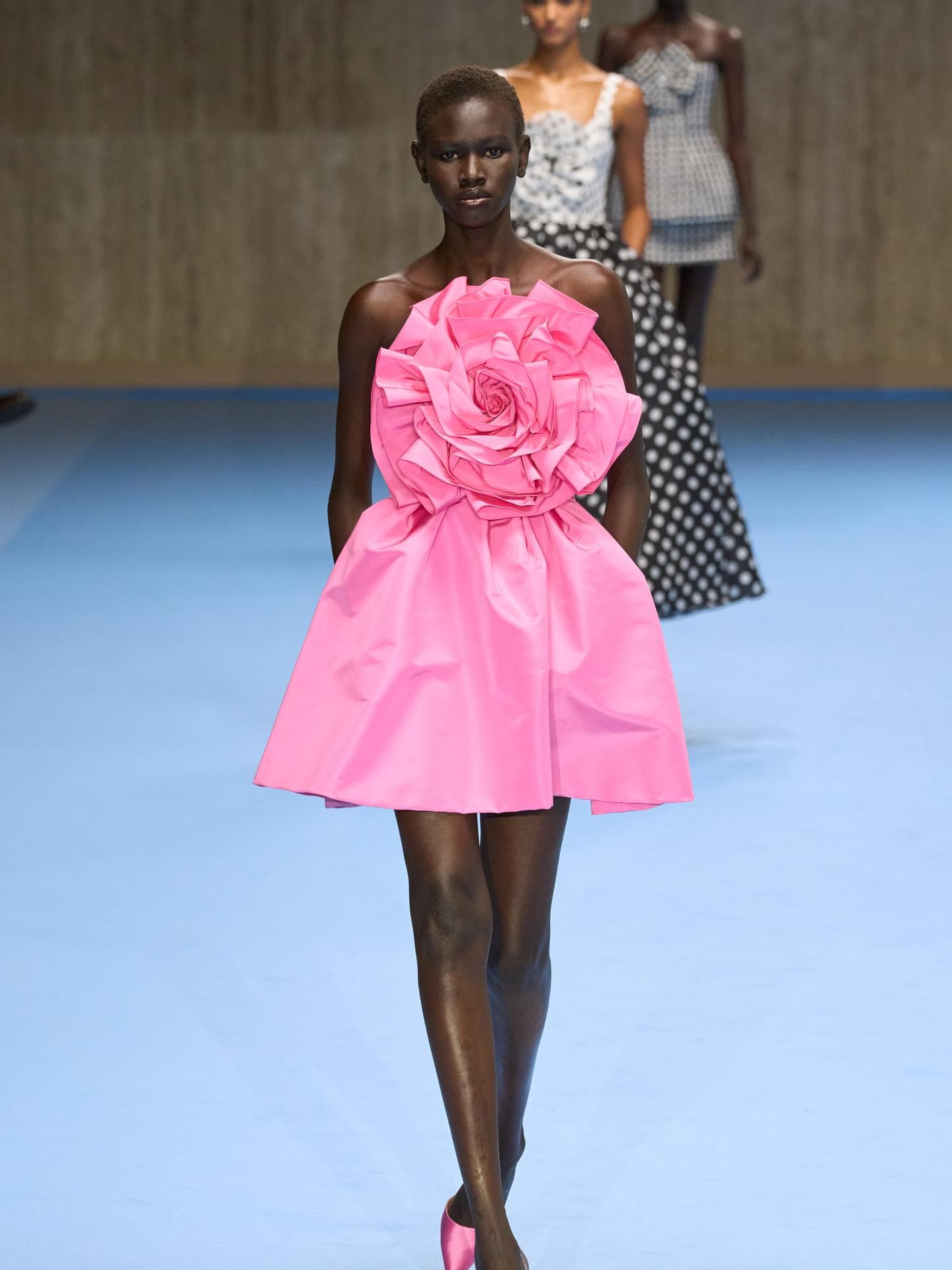 Carolina Herrera: Die größten Trends für Frühjahr/Sommer 2025 bei der New York Fashion Week Model bei Carolina Herrera