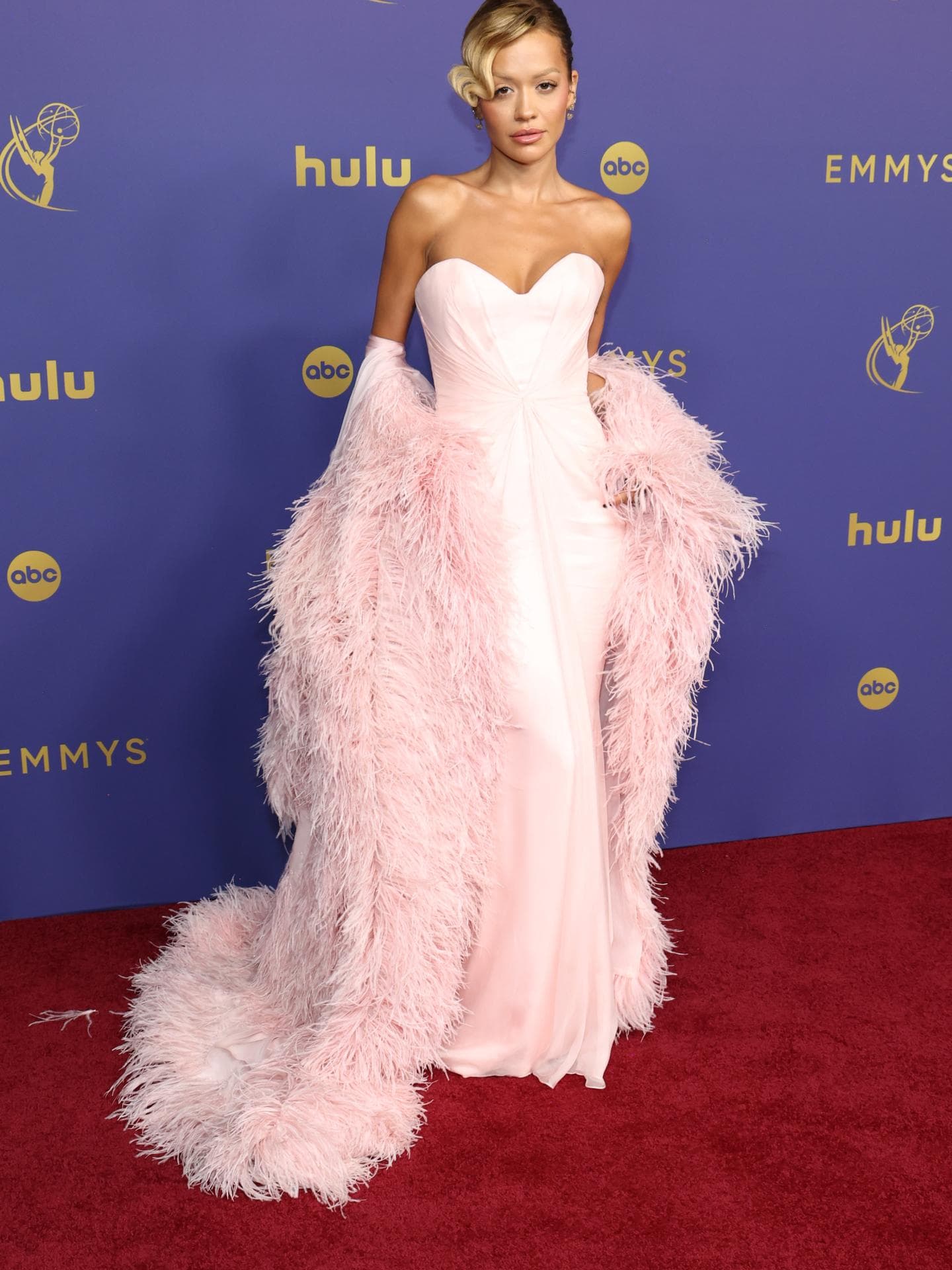 Rita Ora bei den Emmy Awards 2024