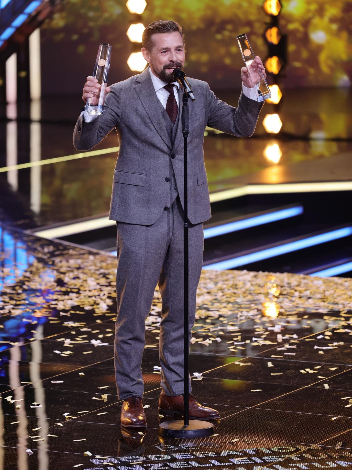 Stars beim "Deutschen Fernsehpreis 2024": Klaas Heufer-Umlauf