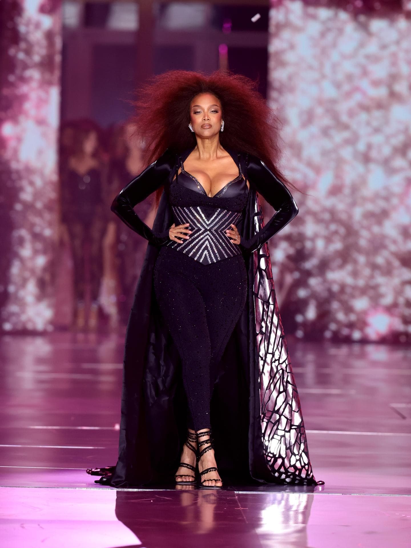 Victoria's Secret Fashion Show 2024: Wo bleibt die versprochene Veränderung? Tyra Banks für Victoria's Secret