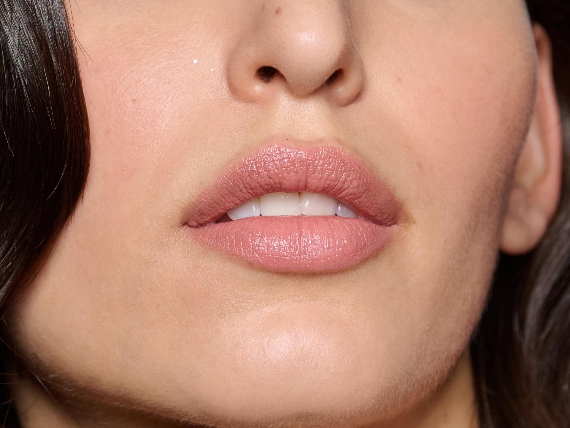 Das Peptid-Lipgloss von Rossmann beschert volle Lippen Volle Lippen