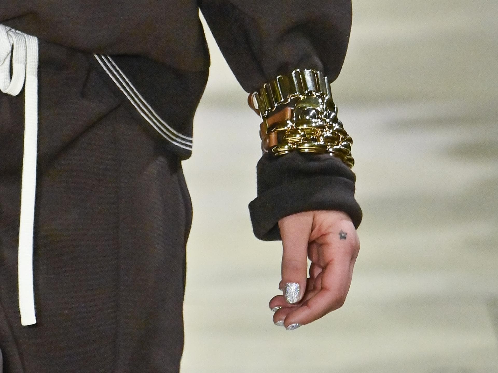 Dieser Nagellack Trend vom Laufsteg hält bombenfest Dieser Nagellack Trend vom Laufsteg hält bombenfest