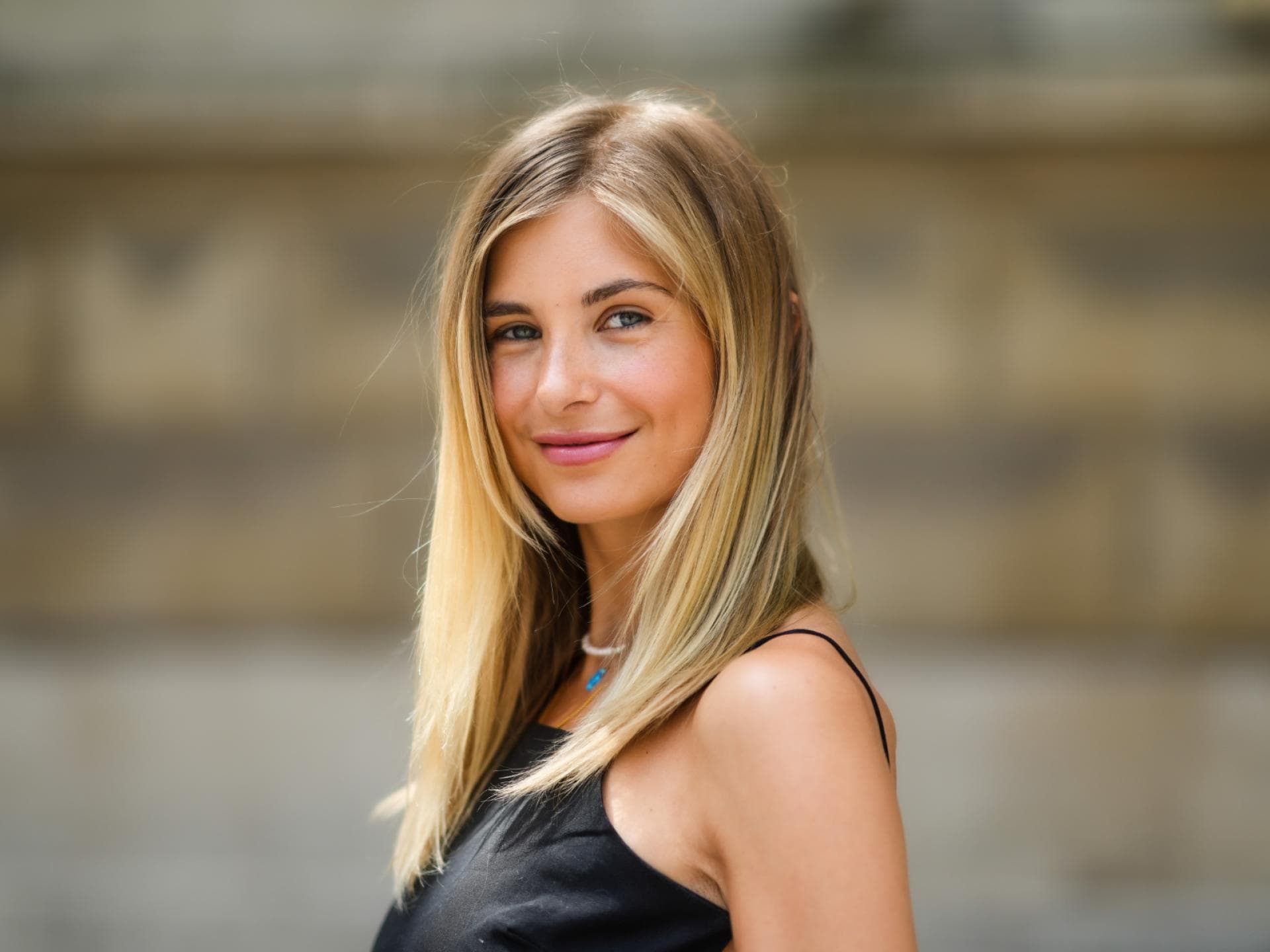 Glass Hair Xenia Adonts mit Glass Hair