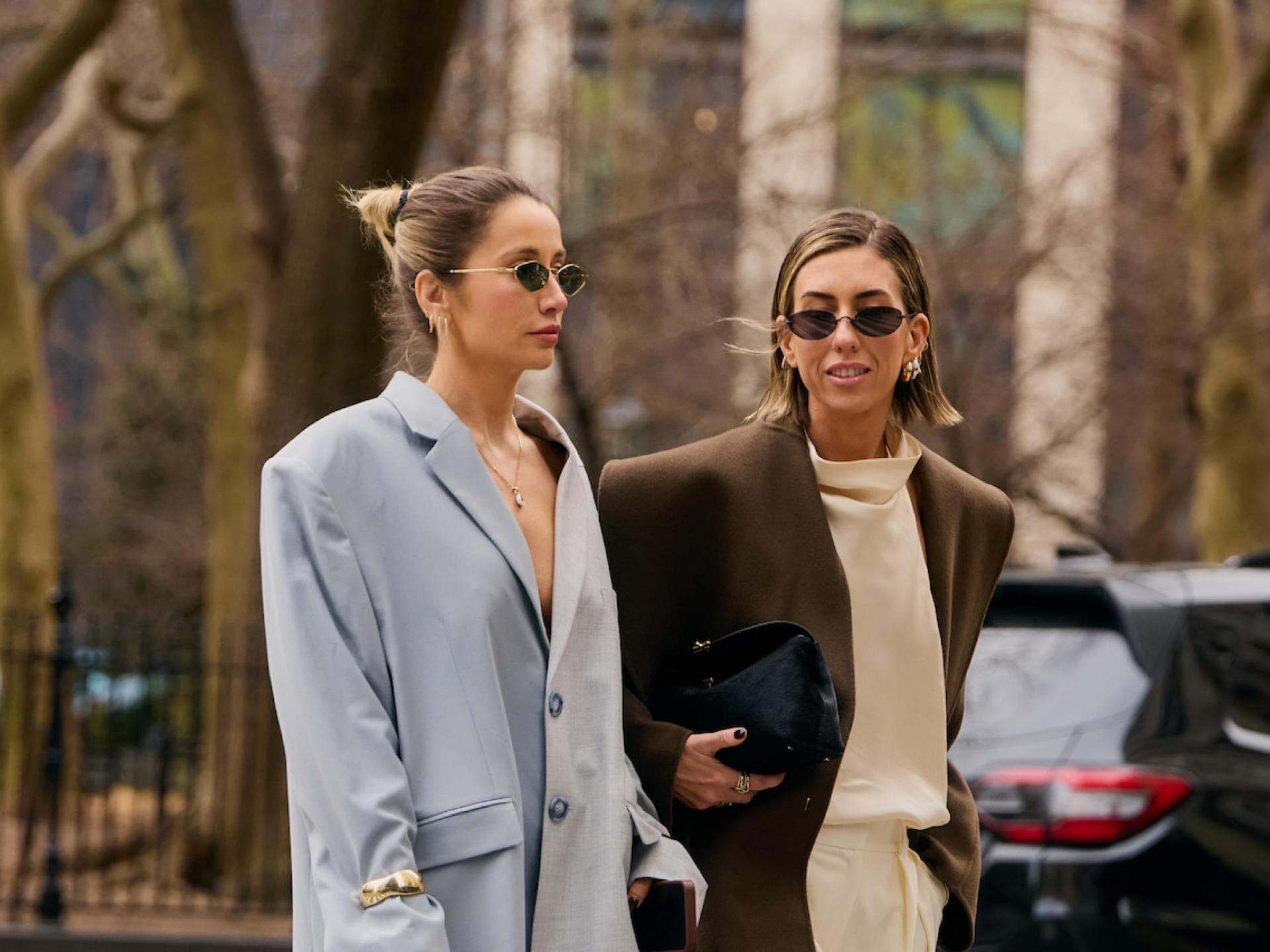 zwei Frauen im Business-Look zwei Frauen im Business-Look