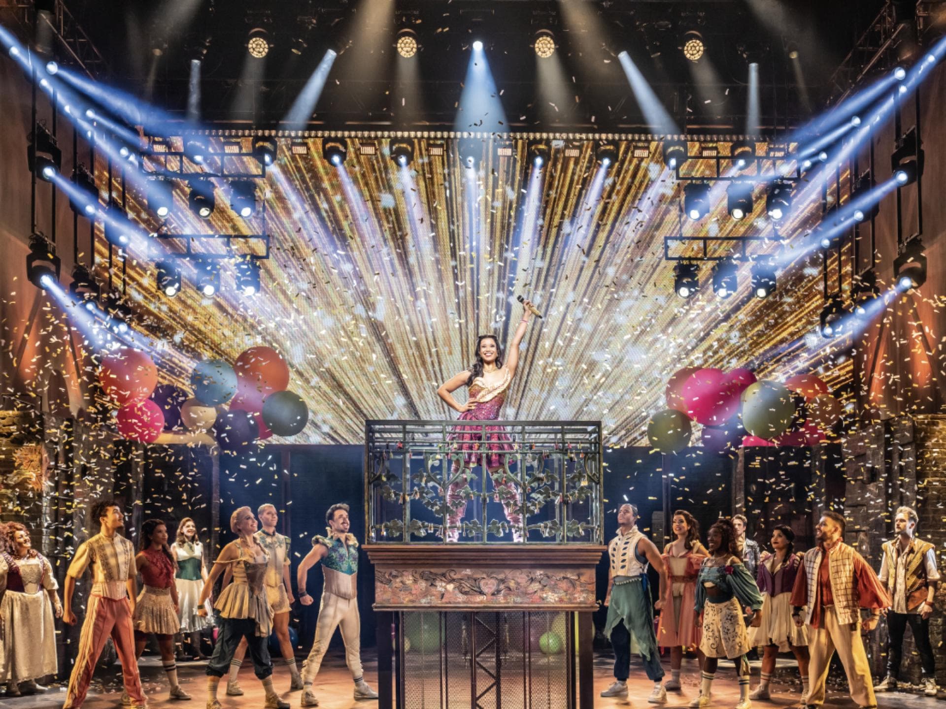 Schlussszene im Musical "& JULIA" in Hamburg
