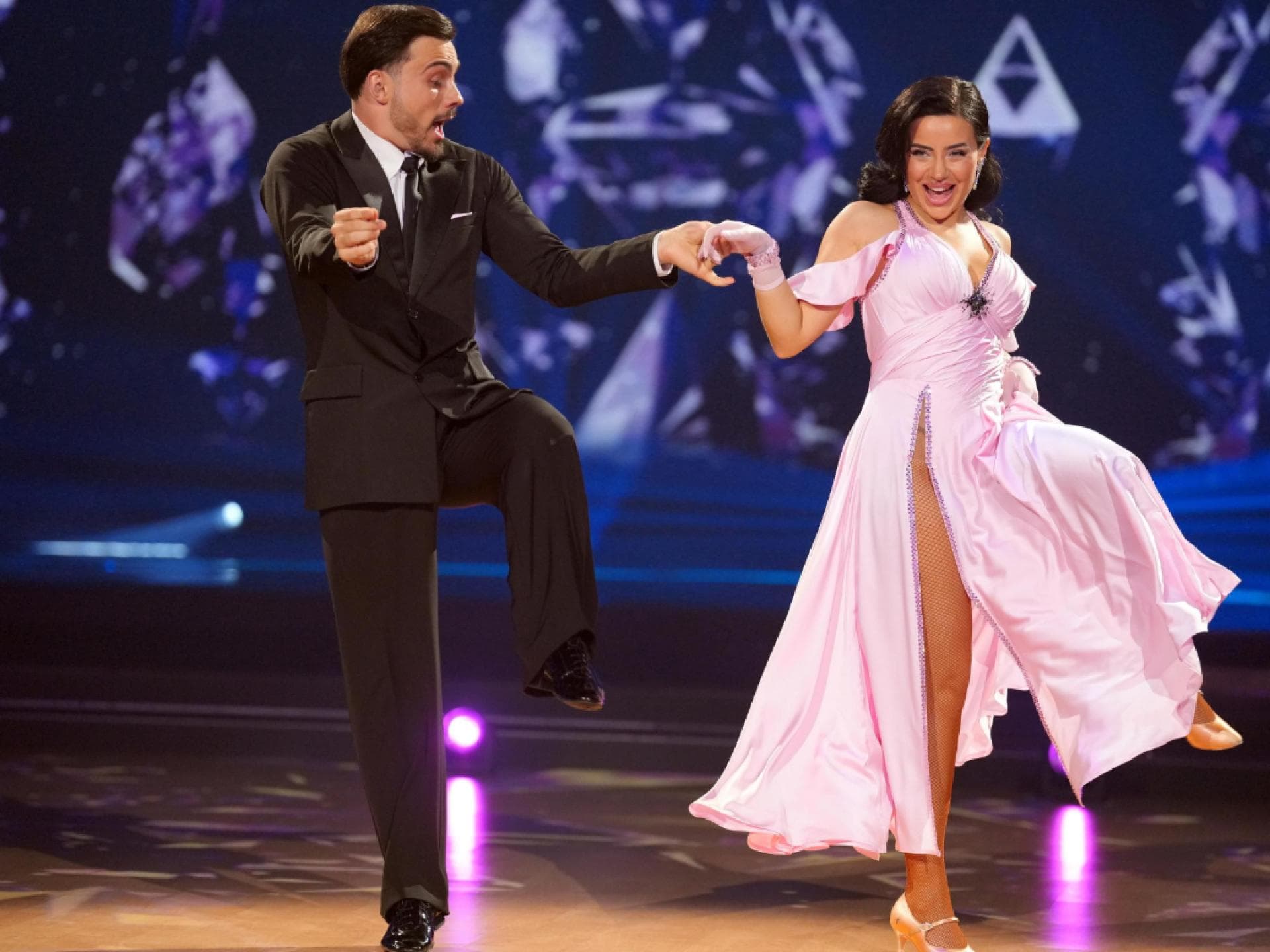 Lets dance leyla leyla-lahouar-sergiu-maruster bei Lets dance