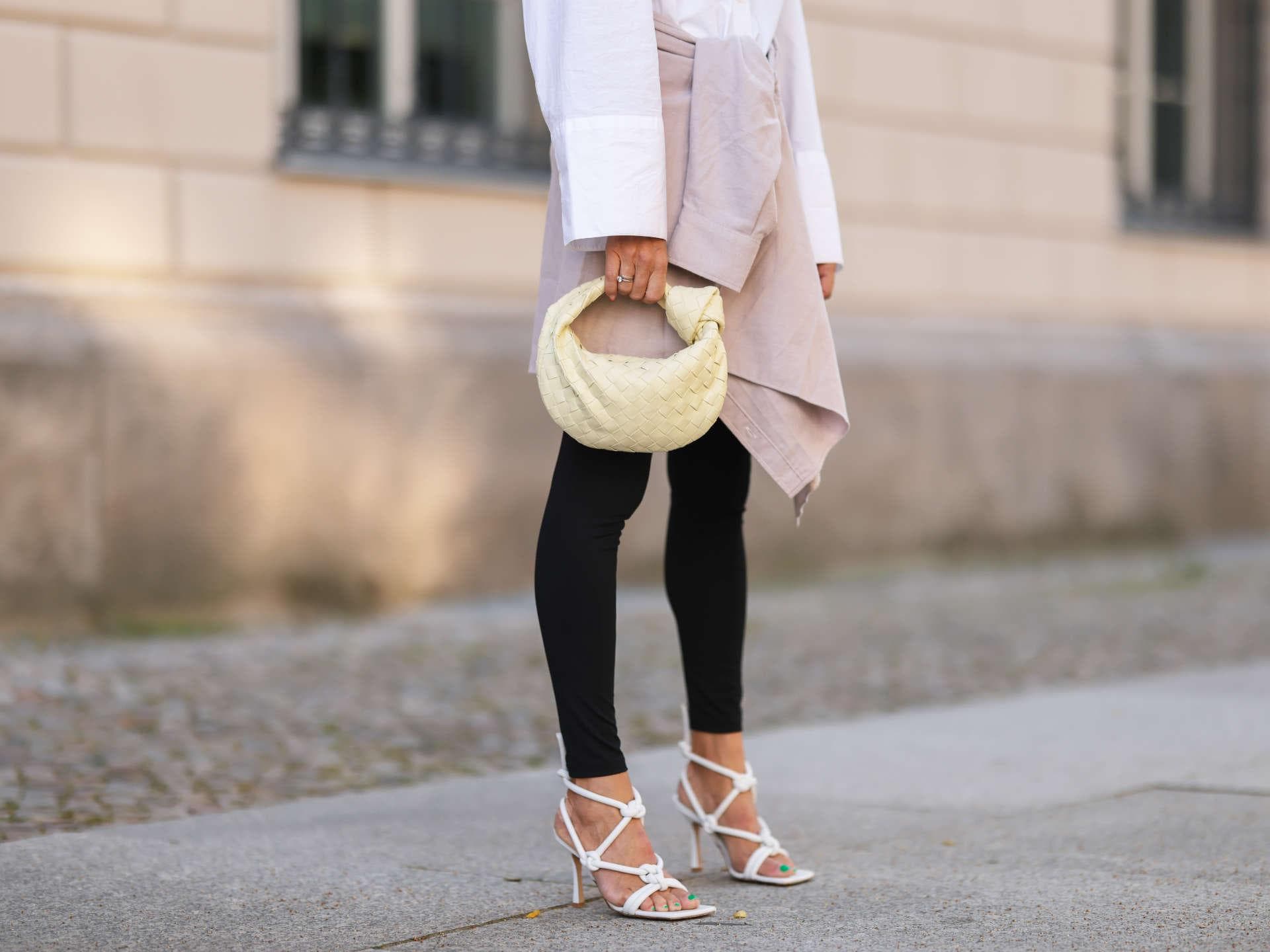 Frau mit Leggings