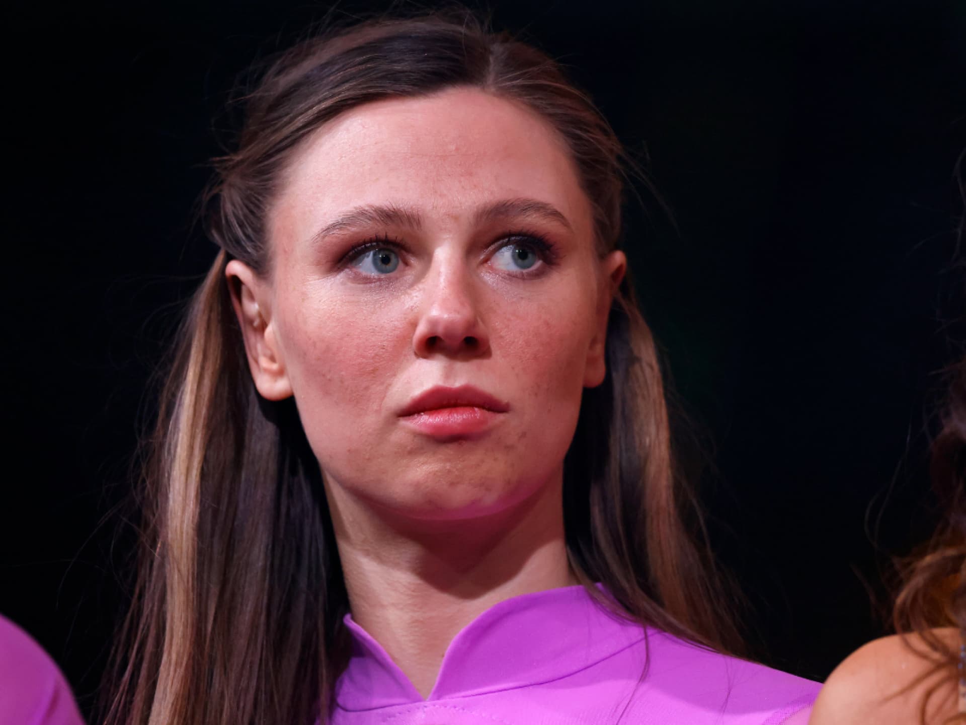 Ann-Kathrin Bendixen schaut ernst bei "Let's Dance"