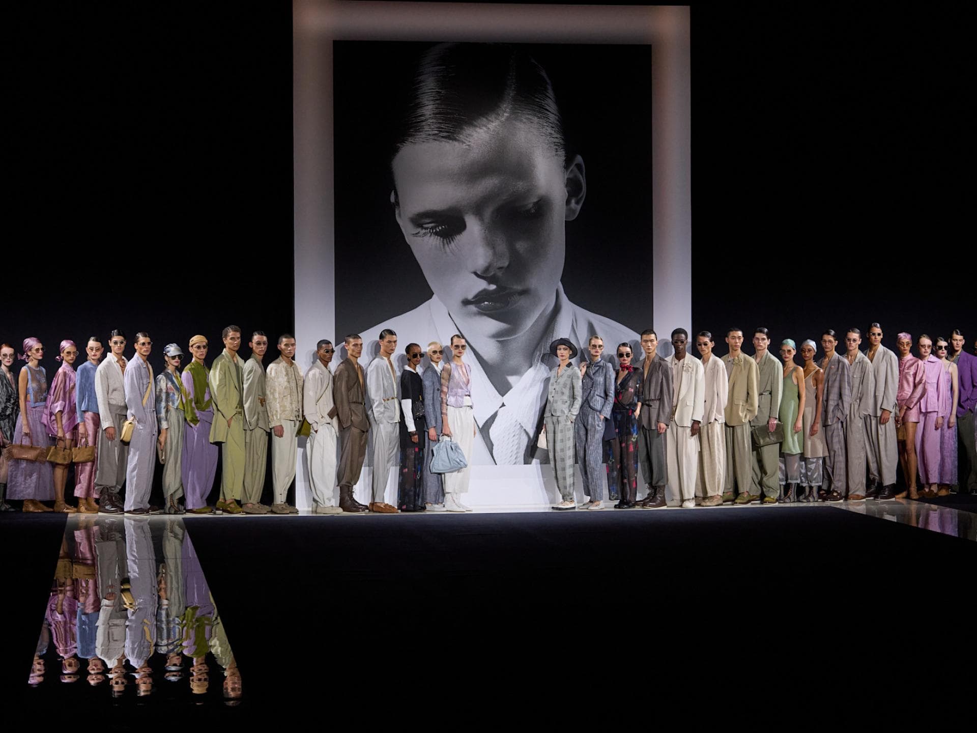 Emporio Armani Frühjahr/ Sommer 2025 Models bei Emporio Armani Frühjahr/ Sommer 2025