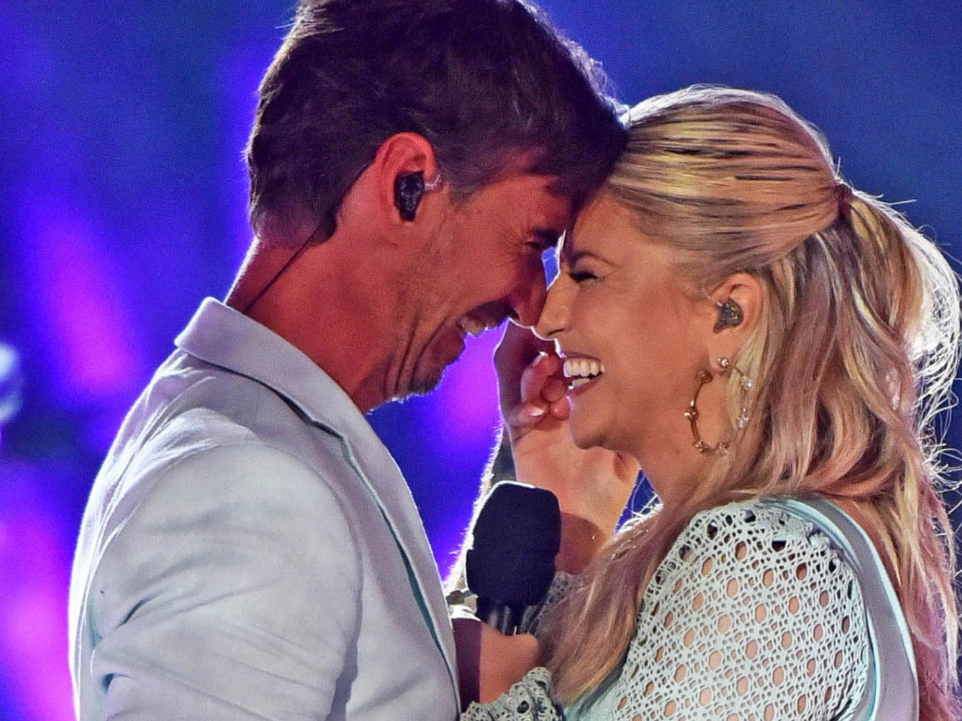 Florian Silbereisen und Beatrice Egli lachen beim "Schlagerboom"