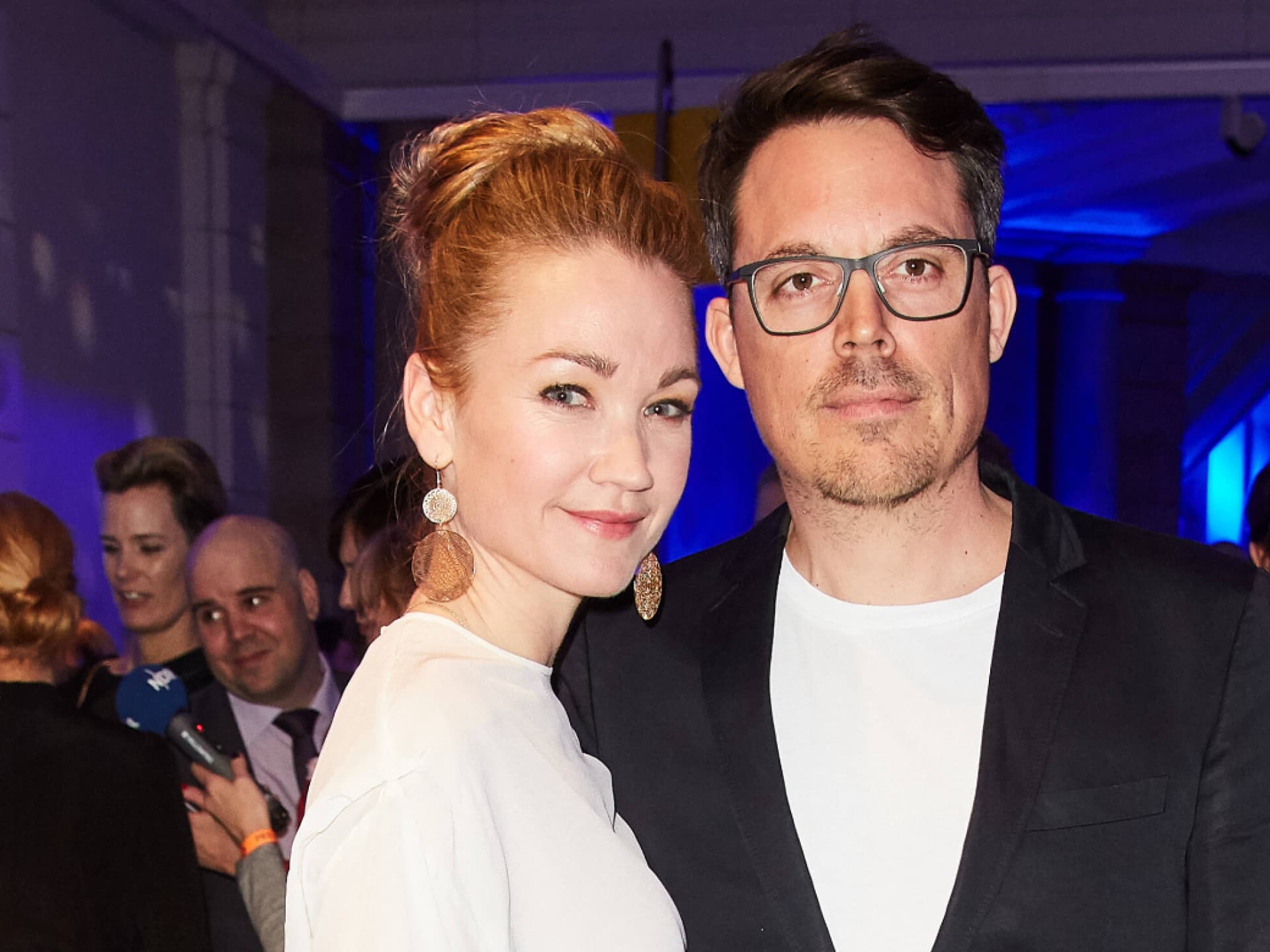 Lisa Maria Potthoff und Thorsten Berg posieren zusammen