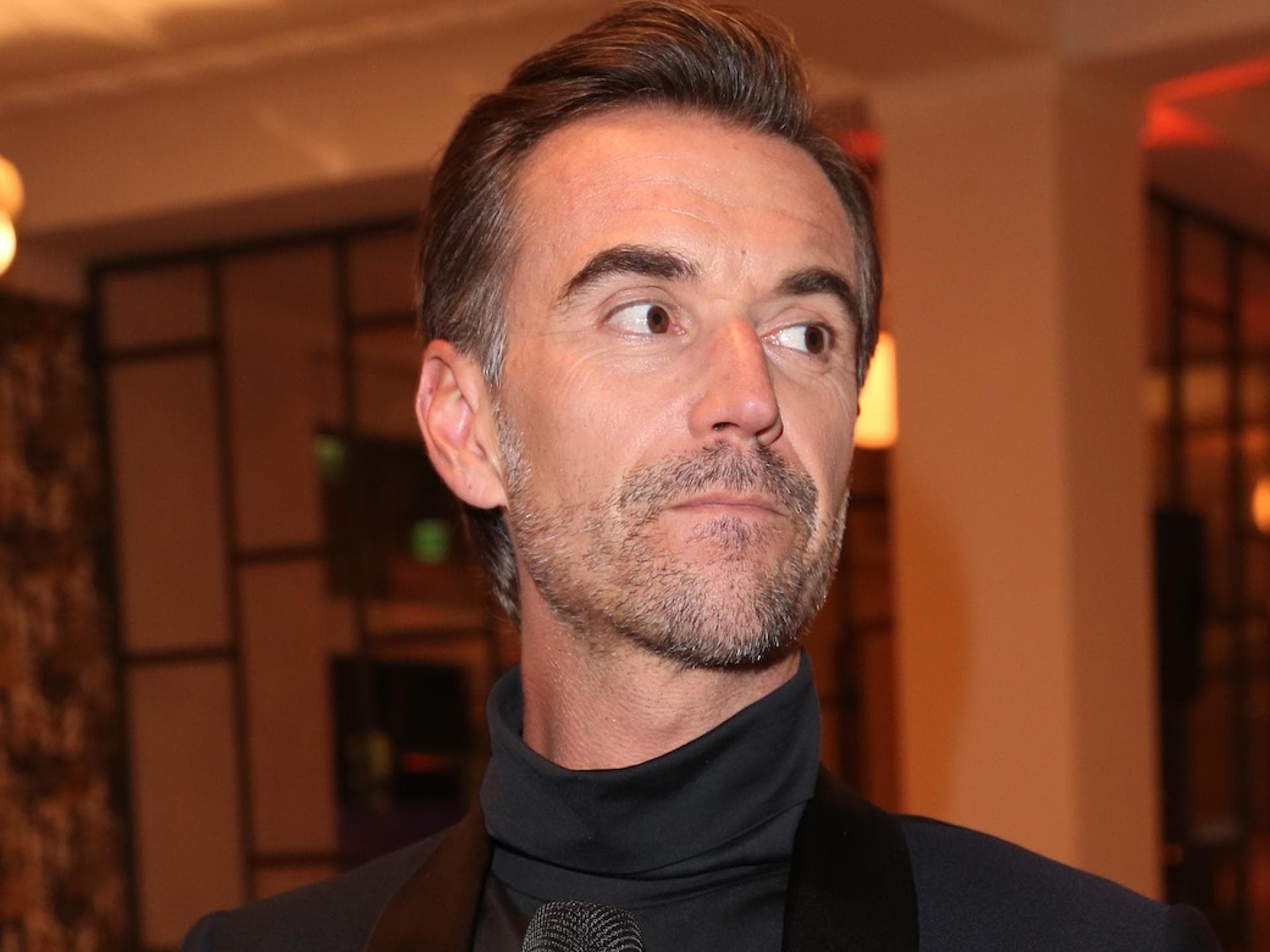 Florian Silbereisen guckt genervt zur Seite