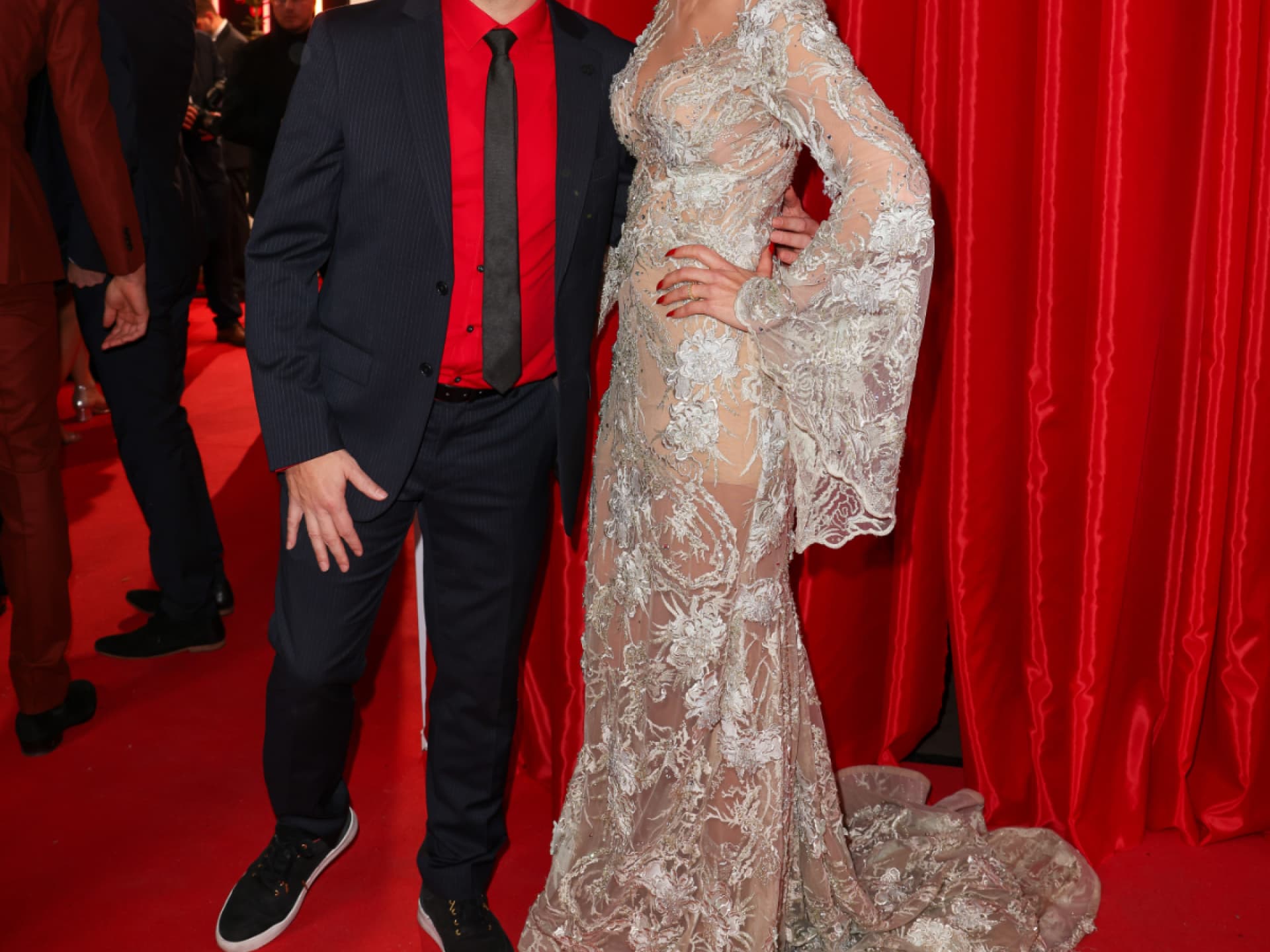 Oliver Pocher und Sandy Meyer-Wölden auf dem roten Teppich der Ein Herz für Kinder Gala