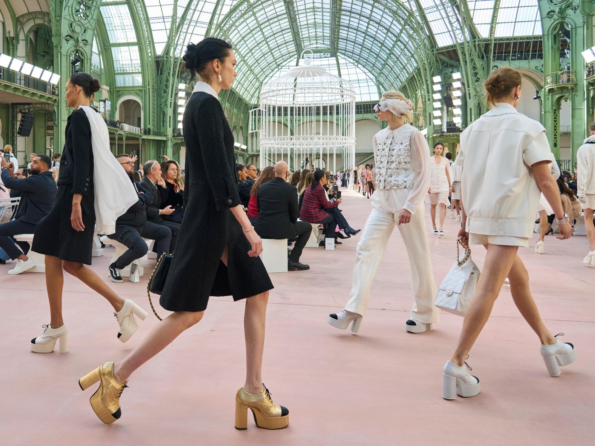 Paris Fashion Week: Chanel macht die Plateausohle zum größten Schuh-Trend Chanel Show